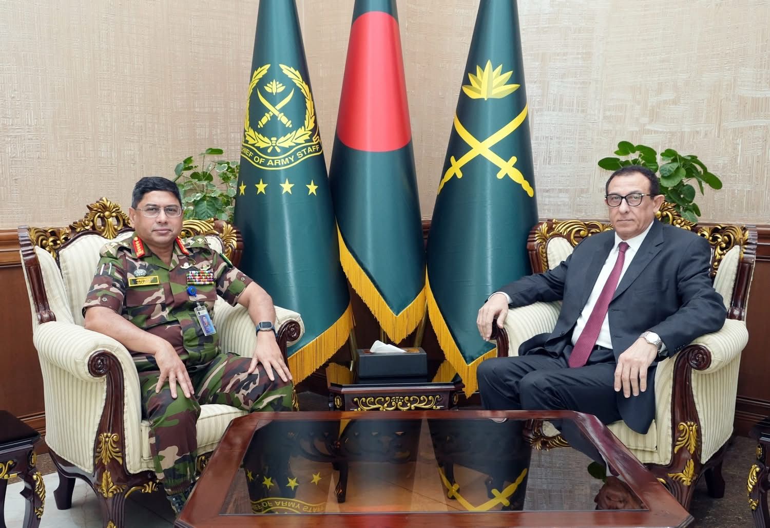 সেনাপ্রধানের সঙ্গে ফিলিস্তিনের রাষ্ট্রদূত ইউসেফের সাক্ষাৎ
